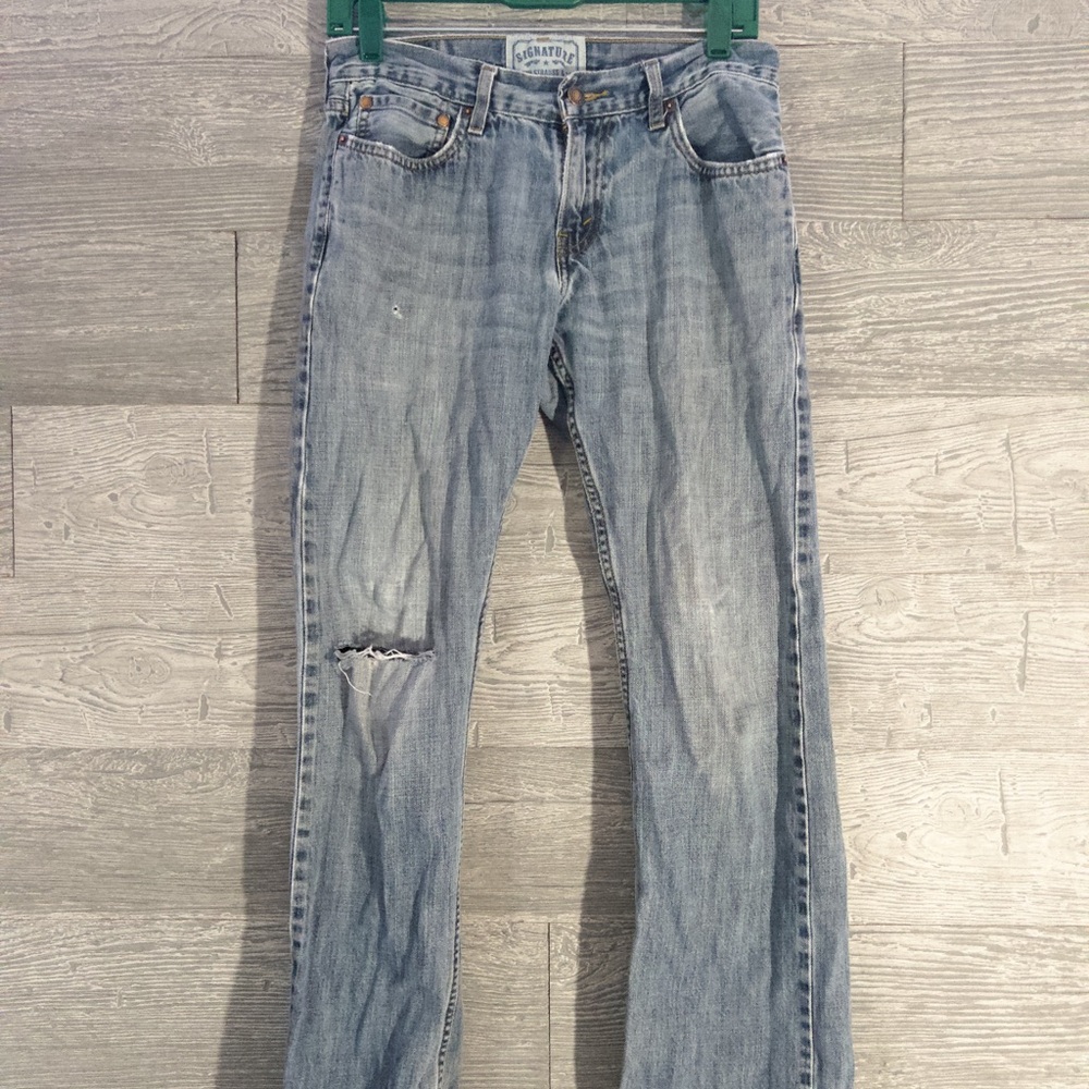 Signature by Levi Strauss Men's Distressed Blue Jeans